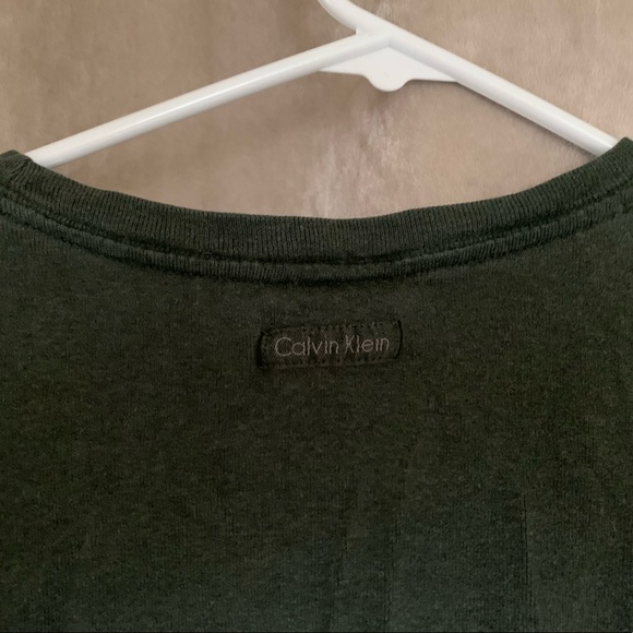 Womens Calvin Klein Tee in green size large. - Picture 4 of 4